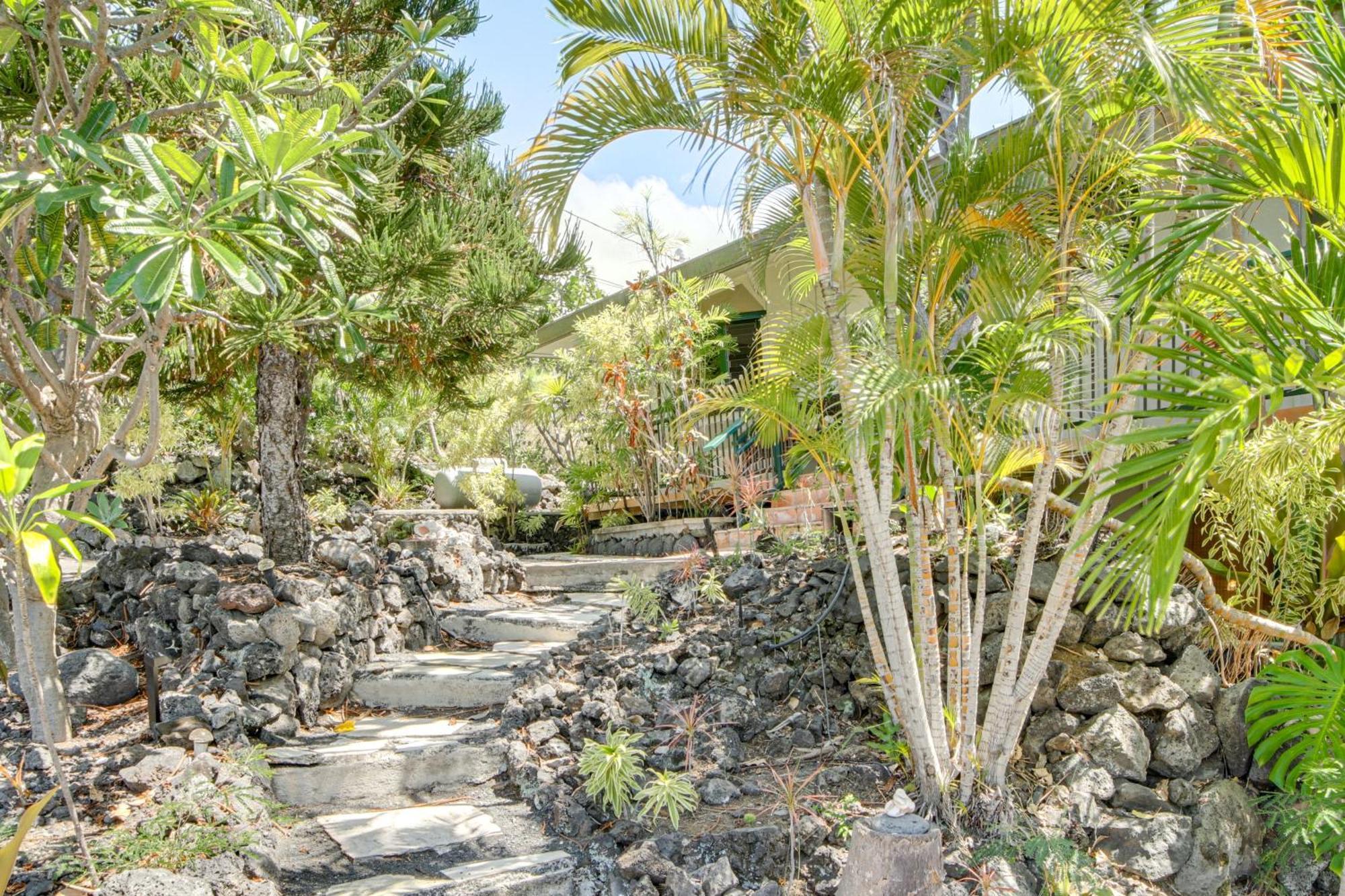 Ocean-View Bungalow Walk To Pebbles Beach! Hookena Exterior photo